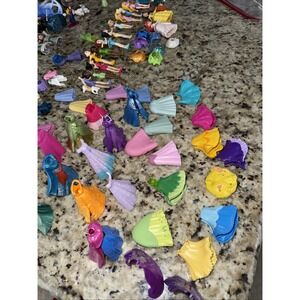Polly Pocket Magiclip Disney Princess 16 dolls Tons OfDresses & Accessories 5468